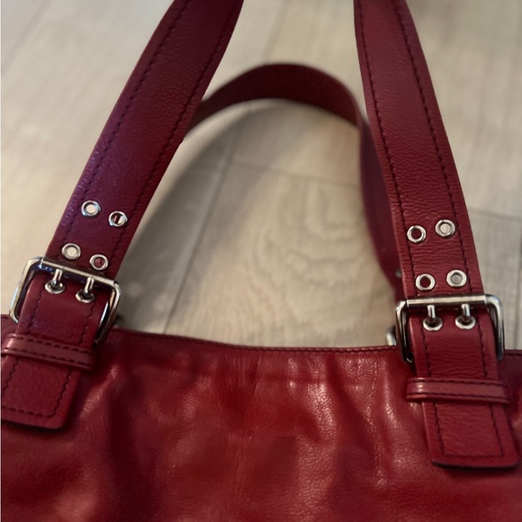 MARC JACOBS MERLOT COLORED BAG! The original MARC JACOBS. Retail over $600 - Picture 9 of 15